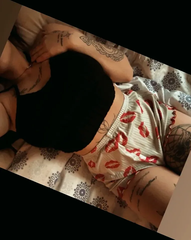 Azzurra, 26 anni